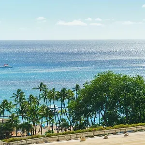 Aqua Palms Waikiki Apartahotel